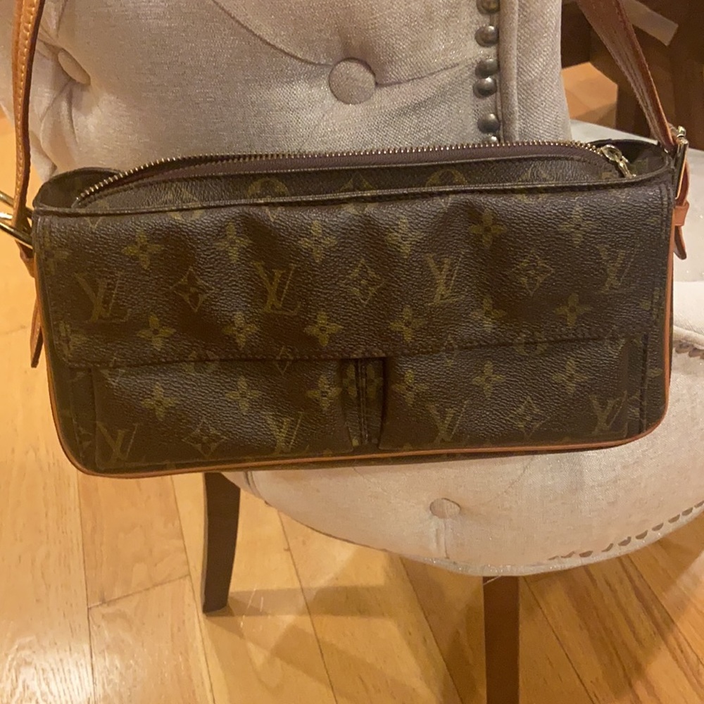 COPY - Louis vuitton viva cite mm